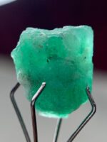 Power and Purity: 5.30ct Swat Emerald Crystal with Striking Natural Form - Image 7