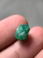 Power and Purity: 5.30ct Swat Emerald Crystal with Striking Natural Form - Image 8