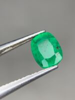 0.86ct Faceted Panjshir Emerald: Vivid Green Gemstone from - Image 9