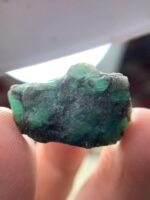 A Radiant Green Treasure: The 38.50-Carat Swat Emerald Specimen - Image 4
