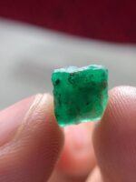 3.72 ct Natural Emerald Crystal from Swat — Untouched Green Beauty - Image 6