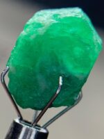 9.85ct Swat Emerald Crystal: Natural Beauty in Compact Form - Image 6