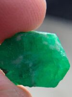 9.85ct Swat Emerald Crystal: Natural Beauty in Compact Form - Image 8