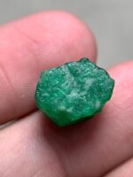 9.85ct Swat Emerald Crystal: Natural Beauty in Compact Form - Image 9