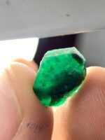 Natural Grace: 4.90ct Swat Emerald Crystal with Vivid Green Clarity - Image 10