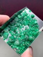 Deep Color, Strong Form: A 49.60ct Swat Emerald Rough Lot with Natural Presence - Image 2