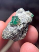 45.85ct Swat Emerald Specimen – A Striking Natural Crystal - Image 5