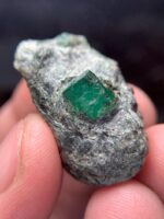 45.85ct Swat Emerald Specimen – A Striking Natural Crystal - Image 6