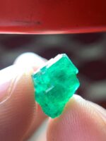 3.80 ct Natural Emerald Crystal — Swat Valley, Pakistan - Image 7