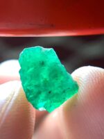 3.80 ct Natural Emerald Crystal — Swat Valley, Pakistan - Image 9