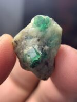 Exquisite 22.93ct Swat Emerald Specimen - Image 2