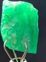 9.04ct Swat Emerald Crystal: Pure Green Beryl in Natural Form - Image 4