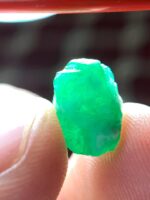 4.55 ct Swat Emerald Crystal – Small Gem with Distinct Character - Image 6