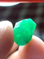 4.55 ct Swat Emerald Crystal – Small Gem with Distinct Character - Image 7