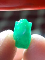 4.55 ct Swat Emerald Crystal – Small Gem with Distinct Character - Image 10