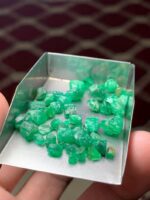 38.25 Carat Emerald Rough Lot from Swat Valley - Image 2