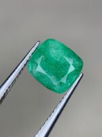 The Majesty of a 1.62ct Faceted Panjshir Emerald - Image 2
