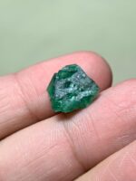 5.25 ct Emerald Crystal from Swat – Elegant Green Brilliance - Image 3
