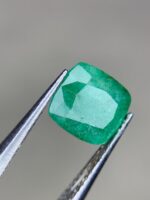 The Majesty of a 1.62ct Faceted Panjshir Emerald - Image 3