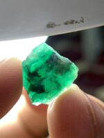 5.25 ct Emerald Crystal from Swat – Elegant Green Brilliance - Image 4