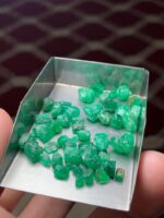 38.25 Carat Emerald Rough Lot from Swat Valley - Image 7