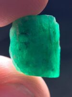 9.04ct Swat Emerald Crystal: Pure Green Beryl in Natural Form - Image 8