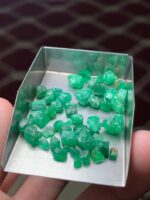 38.25 Carat Emerald Rough Lot from Swat Valley - Image 9