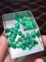 38.25 Carat Emerald Rough Lot from Swat Valley - Image 10