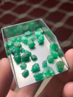 39.00 Carat Emerald Rough Lot from Swat Valley - Image 3