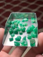 39.00 Carat Emerald Rough Lot from Swat Valley - Image 5