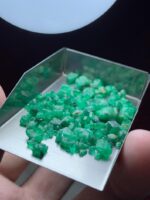 Featured Rough Lot: 32.94 ct Swat Emerald Crystal Parcel - Image 7
