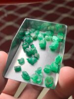 39.00 Carat Emerald Rough Lot from Swat Valley - Image 9