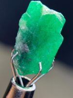 6.45ct Swat Emerald Crystal: Natural Green Beryl in Raw Form - Image 2