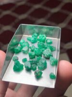 A Closer Look at Swat Emeralds: 39.30 Carat Rough Lot - Image 2