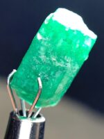 6.45ct Swat Emerald Crystal: Natural Green Beryl in Raw Form - Image 3
