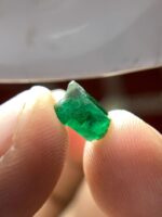 1.80ct Swat Emerald Crystal – Natural Green Gemstone, Pakistan - Image 4