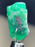 6.45ct Swat Emerald Crystal: Natural Green Beryl in Raw Form - Image 5