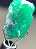 6.45ct Swat Emerald Crystal: Natural Green Beryl in Raw Form - Image 6
