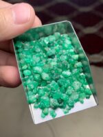 Unveiling the Splendor: 69.20-Carat Emerald Rough Lot from Swat - Image 9