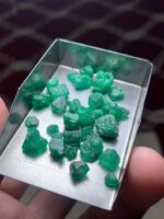 A Closer Look at Swat Emeralds: 39.30 Carat Rough Lot - Image 11