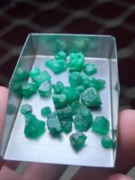 A Closer Look at Swat Emeralds: 39.30 Carat Rough Lot - Image 13