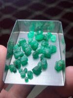 36.20 Carat Swat Emerald Rough Lot - Image 10