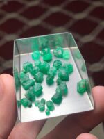 36.20 Carat Swat Emerald Rough Lot - Image 3