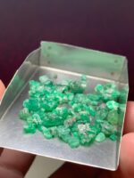 30.30ct Swat Emerald Rough Lot: Natural Beauty in Every Facet of Green - Image 4