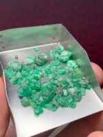 30.30ct Swat Emerald Rough Lot: Natural Beauty in Every Facet of Green - Image 6