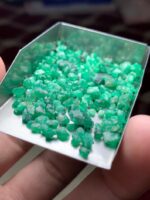 43.40 ct Swat Emerald Rough Lot:Natural Variety - Image 2