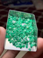 43.40 ct Swat Emerald Rough Lot:Natural Variety - Image 5
