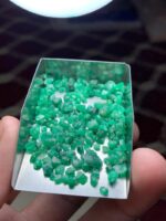 43.40 ct Swat Emerald Rough Lot:Natural Variety - Image 10