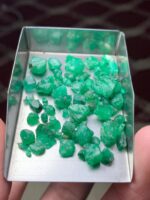 A Rare Find: 42.80 ct Swat Emerald Rough Lot - Image 12