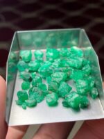 A Rare Find: 42.80 ct Swat Emerald Rough Lot - Image 13
